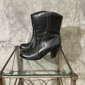 Reba Revolver Western Leather Ankle Booties women’s size 7 black zip